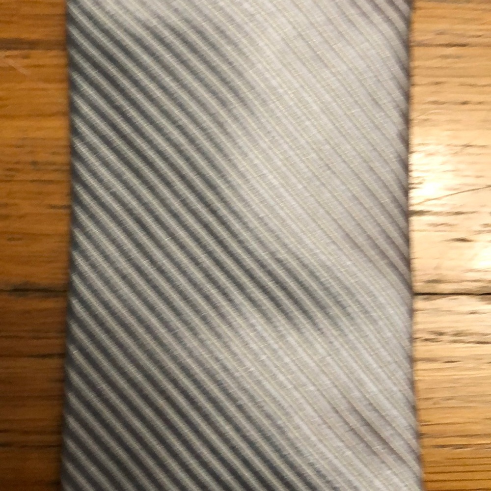 Silver tie - Picture 2 of 3